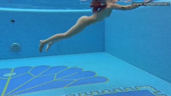 Lizi Vogue's Sizzling Underwater Solo Show