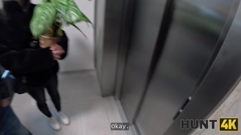 HUNT4K. Just a flower bouquet and I’ll suck your cock!
