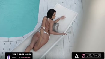 Alyssia Kent's Foot-Fetish Frenzy: Black-Cock Meets Beautiful Brunette