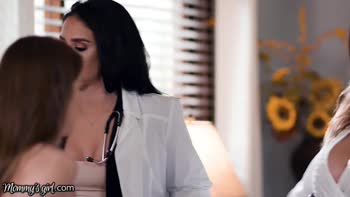 Natasha Nice's Doctor Visit: Step-MILF Sheena Ryder Examines Her Pussy