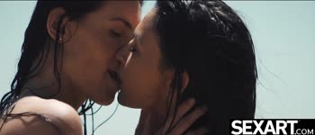Rosaline Rosa and Eileen Sue's Sizzling Summer Affair: Outdoor Pussy Licking
