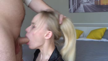 MariMoore's Big Ass Seduction: Renting an Apartment Got Hot
