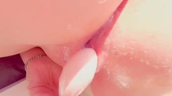 AmyHide's Dripping Wet Delight: A Solo Orgasmic Adventure