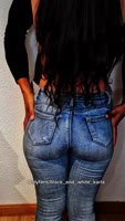 Carlalamamadora's Sizzling Kiss & Big Booty: Exclusive Amateur Romance