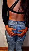 Carlalamamadora's Sizzling Kiss & Big Booty: Exclusive Amateur Romance