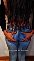 Carlalamamadora's Sizzling Kiss & Big Booty: Exclusive Amateur Romance