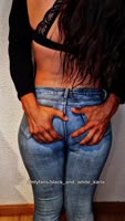 Carlalamamadora's Sizzling Kiss & Big Booty: Exclusive Amateur Romance