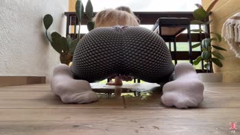 carolinajackson - Carolina's Squirting Sensation: Multiple Orgasms in Tight Leggings