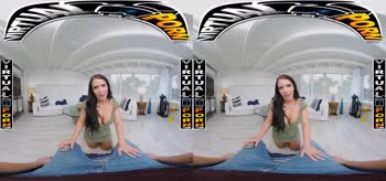 Busty Alexa Payne Stepmom Seduction in 60FPS Virtual Reality