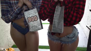 Kelsi Monroe & Willow Ryder's Raunchy Threesome Frenzy