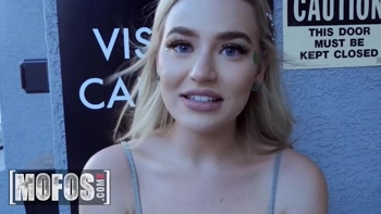 MOFOS - Blake Blossom Finds Shelter From The Cold And Gets Fucked Hard By A Kind Neior