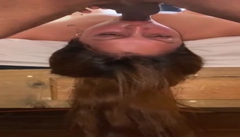 I love to put my dick in my friend's wife and come down her throat