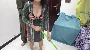 SobiaNasir2003 - Sobia's ous Flash: Pakistani Maid Bares Her Big Boobs To The Boss