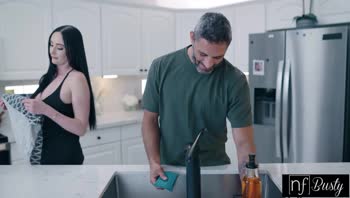 Horny Housewife Violet Voss Presents Her Perky Busty Tits To Be Soaked In Cum