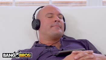 Sean Lawless Seduced by Blake Blossom's Stunning Big Ass and Big Tits
