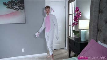 Oh Stepmom, Your Pussy Is So Juicy!