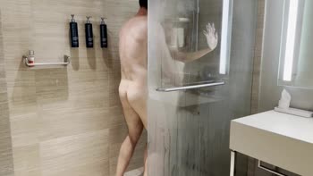 Happyusfuck's Shower Surprise: Petite Perfection