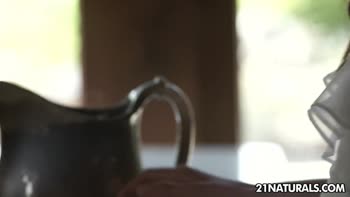 Early morning anal with Sophie Lynx