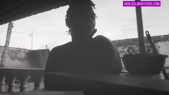 AKIILISAH - Akiilisa's Morning Smoke: Exclusive Ebony Solo
