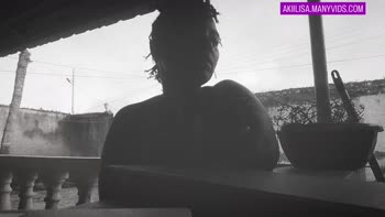 AKIILISAH - Akiilisa's Morning Smoke: Exclusive Ebony Solo