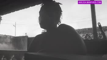 AKIILISAH - Akiilisa's Morning Smoke: Exclusive Ebony Solo