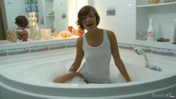 Flavia's Electrifying Solo Show: Blonde Teen (18+)'s Skinny, Seductive Masturbation