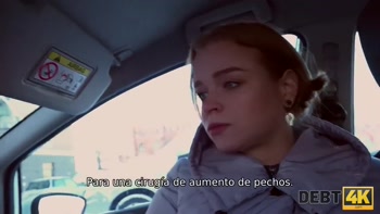 DEBT4k. La chica tiene un préstamo, ¿por qué le pide a un extraño que lo cu