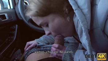 DEBT4k. La chica tiene un préstamo, ¿por qué le pide a un extraño que lo cu