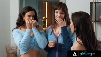 Penny Barber, MILF Queen, Seduces Stepdaughter Natalie Brooks with Lexi Luna