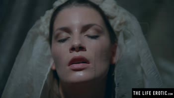 Abandoned Bride's Sensual Solo Session Unleashes Wild Orgasm
