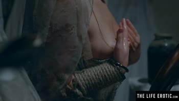 Abandoned Bride's Sensual Solo Session Unleashes Wild Orgasm
