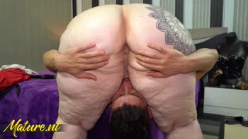 Jason Carrera's BBW MILF Rendezvous: Facesitting & Blowjob Delight