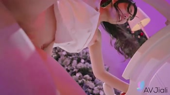 Snow White's Xmas Wish: A Horny Cosplay Blowjob Fantasy