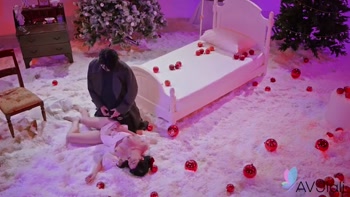 Snow White's Xmas Wish: A Horny Cosplay Blowjob Fantasy