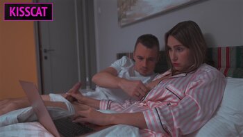 Kis' Step Mom Seduction: Homemade Hand Job Leads to Hardcore Fucking