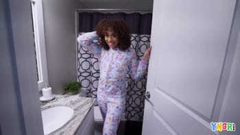 Be's Wild Slumber Party: Rough Sex, Deepthroat & Interracial