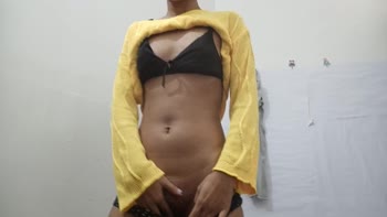 Desi_Girl23 Unleashes Her Pink-Themed Masturbation Session