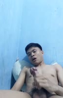Keripik Benteng's Handsome Asian Jerk Off Showcases His Massive Cock