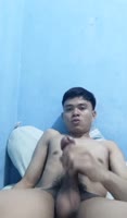 Keripik Benteng's Handsome Asian Jerk Off Showcases His Massive Cock