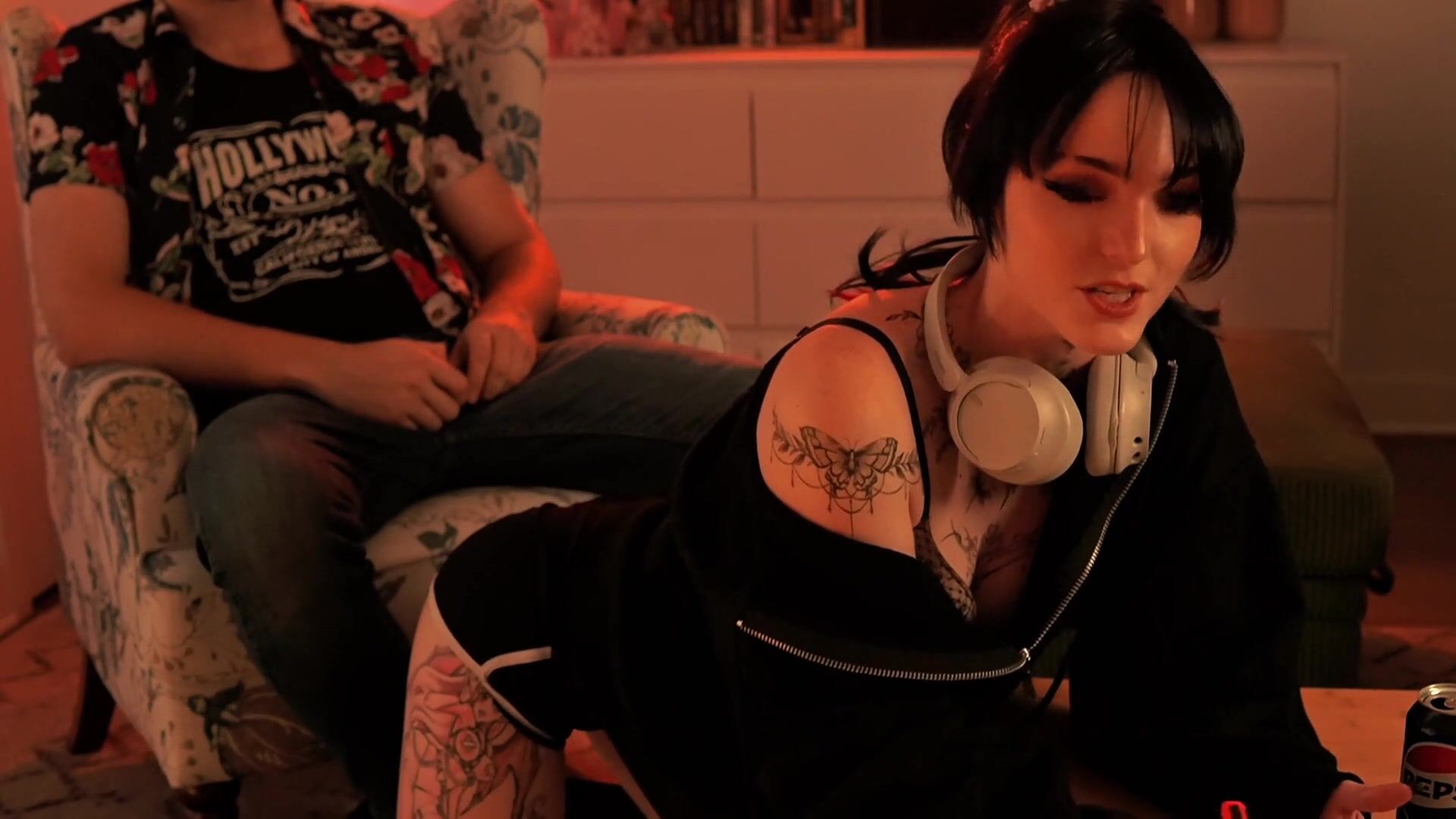 Tattooed Big Booty Goth Slut Dominates me after Beating me in Mario Kart