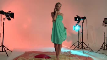 Golden Goddess Unveiled: A Nude Photoshoot Behind the Scenes