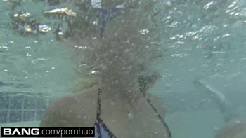 Jade Amber Flashes & Splashes as She Has Her Pussy Played With