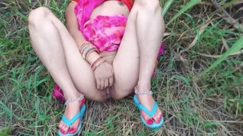 Lalitabhabhi's Outdoor Seduction in Desi Village
