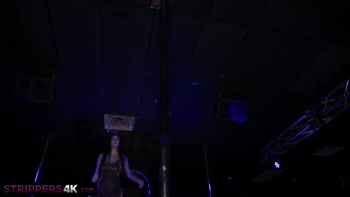 Slutty Stripper's Wet Cunt Works Her Client's Pole