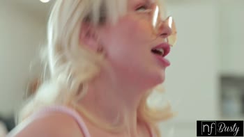 Vera Jarw's Sizzling Seduction: Deepthroat, Handjob, and Cumshot Delight