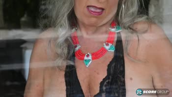 MILF's Threesome : Cum-Filled Doggy Style