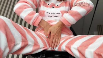 HotiMary's Pajama Perfection: Petite Babe's Masturbatory Orgasm
