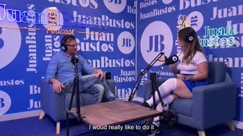 Juan_Bustos - Colombian Cutie Roxie's Squirting Session with Juan Bustos