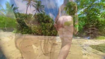 Liz_Taylor7 - Liz Taylor's Beachside Seduction: Sizzling Colombian POV Blowjob