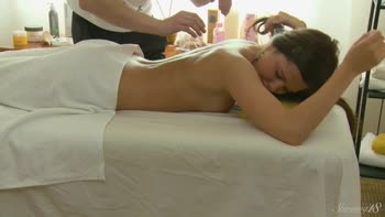 Lis P's Sensual Massage Turns into a Hot Clit Tease & Blowjob Finale